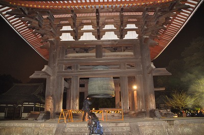 家具通販 赤や デジイチもってテクテク日記 除夜の鐘 東大寺の奈良太郎をユーストリームで生放送いたしました